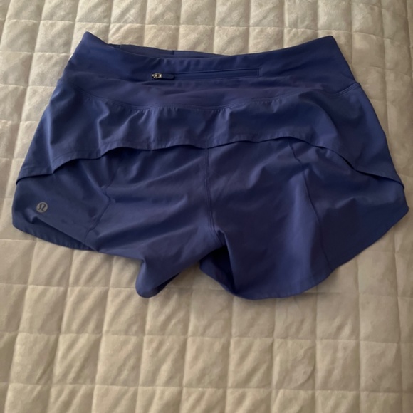 lululemon speed up 4” (size 4) - Picture 2 of 4